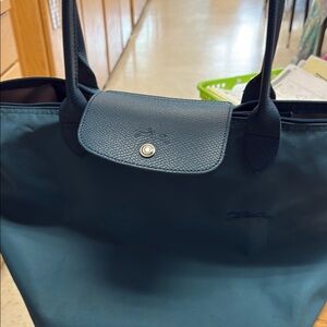 Longchamp Le Pliage Tote in Peacock worn